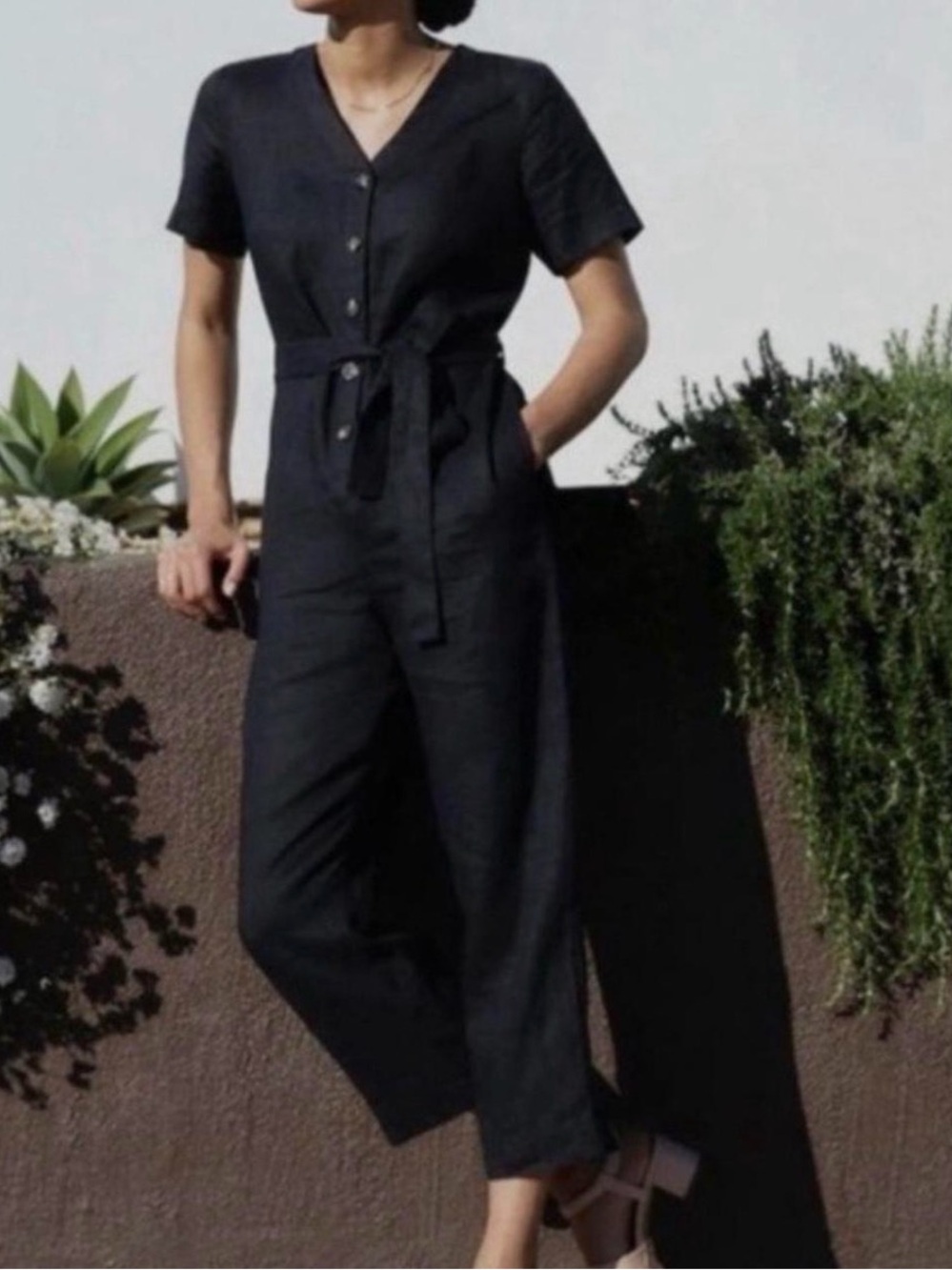 Everlane Women's Black Short-Sleeve Linen Jumpsuit with Tie Waist